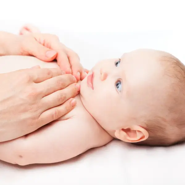 Hebamme in Essen - Babymassage - Baby